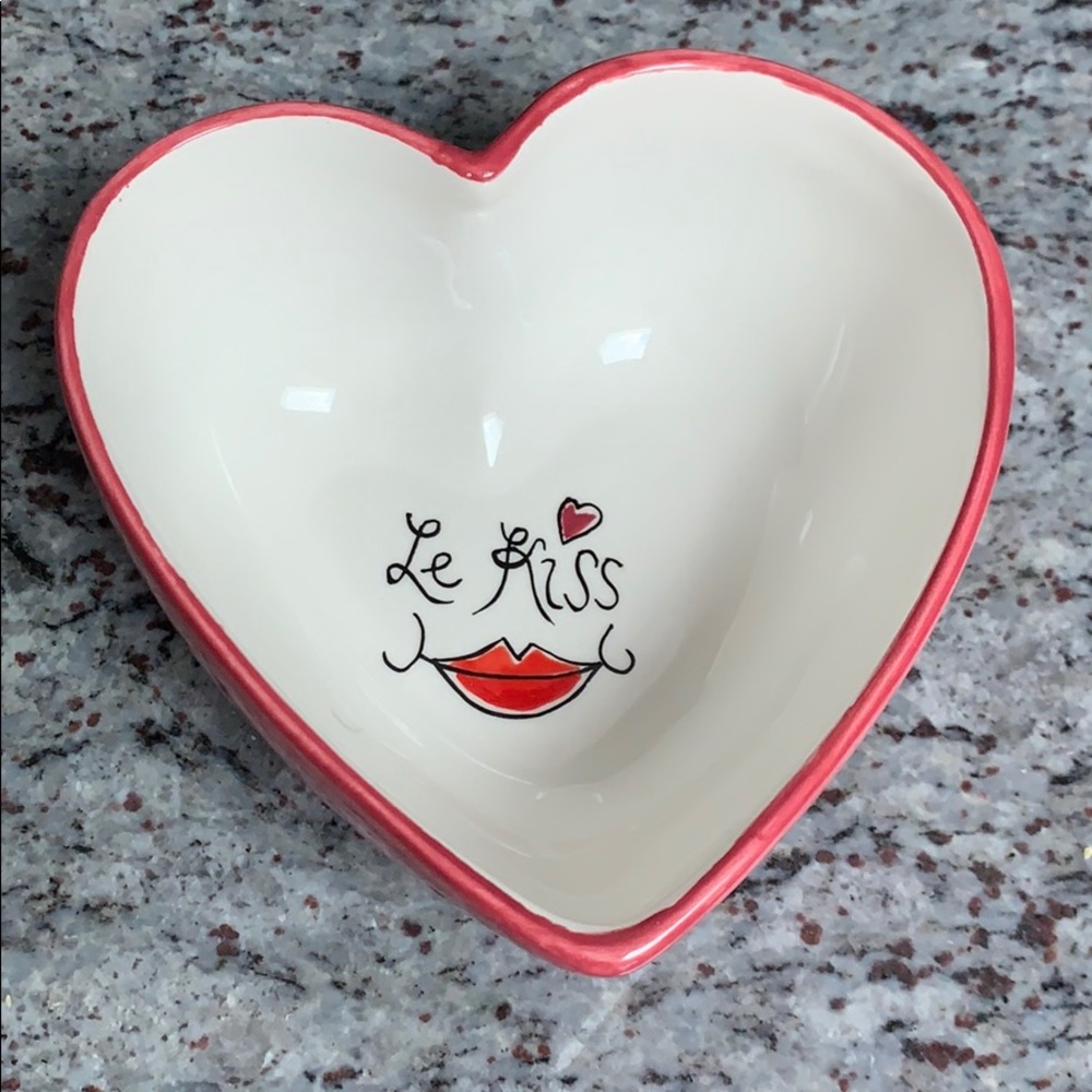 Hand painted white and red heart shaped Le Kiss Valentines Day trinket dish